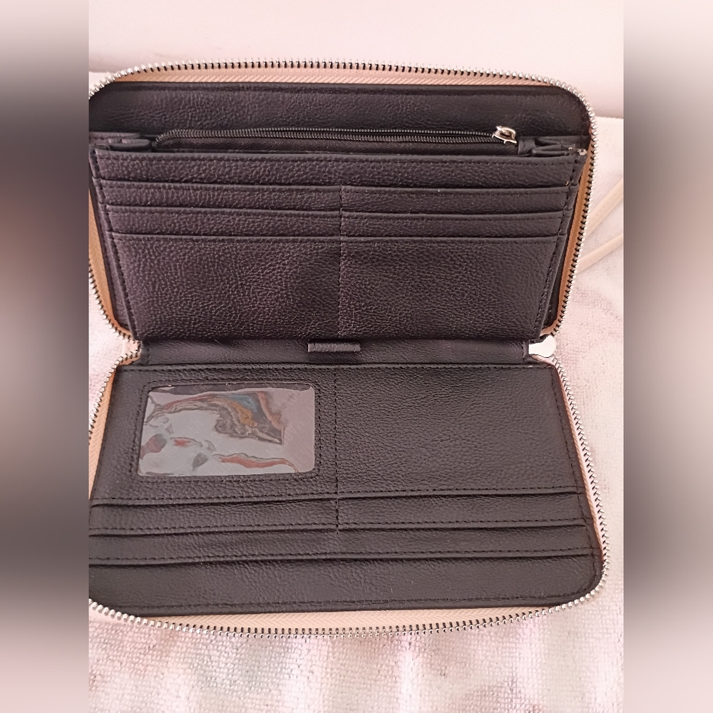 Steve Madden Blush Pink Wallet. Lots Of Places For Cards Etc. - Picture 8 of 11
